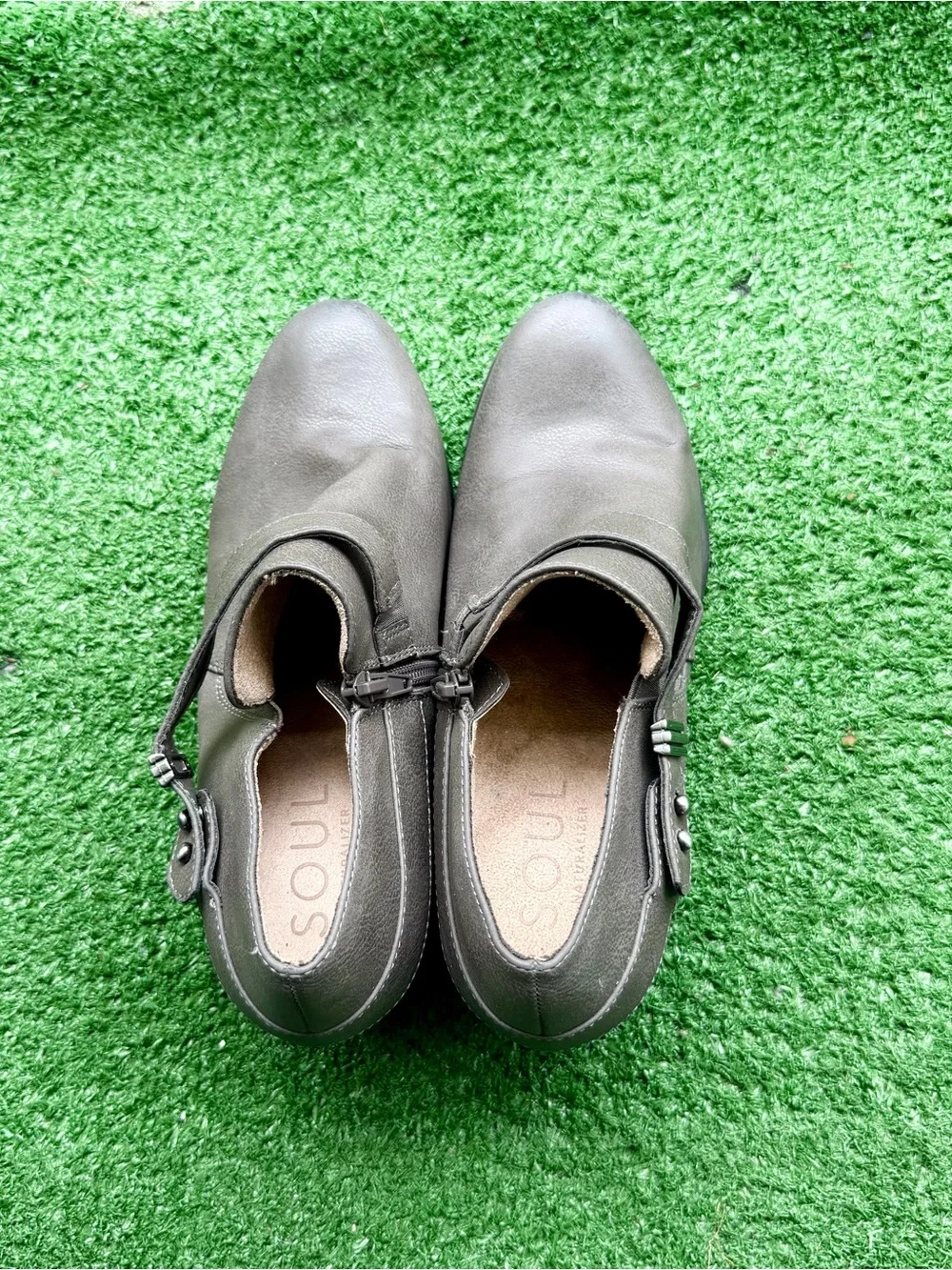 OUL Naturalizer Grey Ankle Booties Women's US 9M Buckle Strap Block Heel Boots